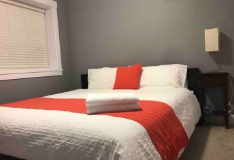 New 2 bedroom suite close US Border & White Rock has Balcony rooms