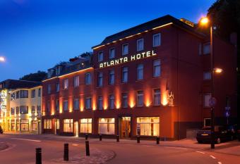 Hotel Atlanta allows 18 year olds to book a room