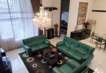 Rumah Oma Lembang for Family & Friends has Balcony rooms