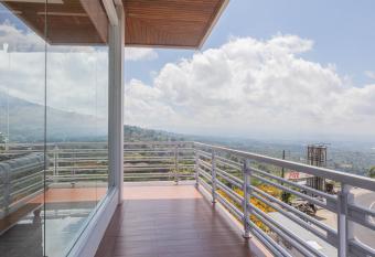 Villa Miracle Bedugul has Balcony rooms