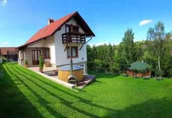 Apple Glade has Balcony rooms