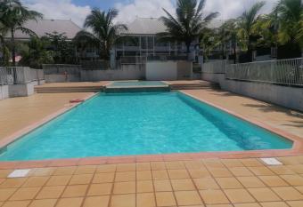 T3 st pierre allows 18 year olds to book a room