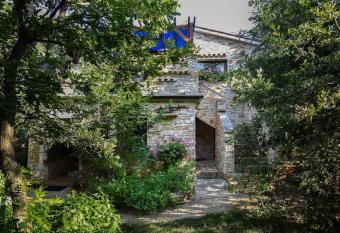 Authentisches Steinhaus Appartment im Gr  nen has Balcony rooms