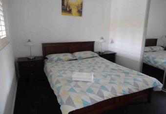             /                                       entire APT for holiday rental has Balcony rooms