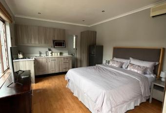 The Three Trees has Balcony rooms