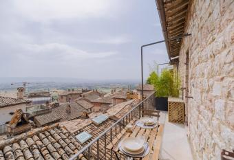 Suite Eleonora, balcone con vista e colazione has Balcony rooms