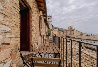 [4 Minuti da St. Francesco] Balcone panoramico e colazione has Balcony rooms