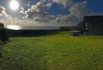 Slate House has Balcony rooms