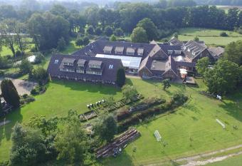 Landhuishotel De Bloemenbeek has Balcony rooms