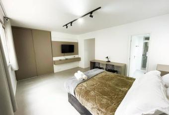 Studio Duque Master allows 18 year olds to book a room