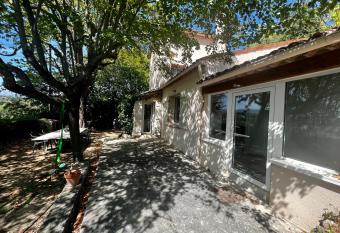 Maison Proven  ale avec vue has Balcony rooms