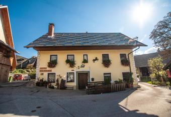 Hostel, Rooms and Apartment Ceklin has Balcony rooms