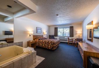 101 Whirlpool Suite studio has Balcony rooms
