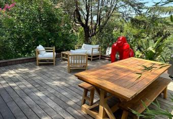 Maison dans domaine avec piscine et tennis has Balcony rooms