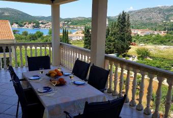 Apartments Zvono has Balcony rooms