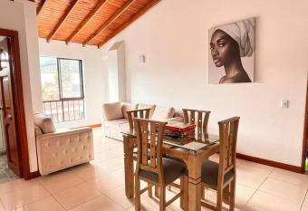 Hermoso minimalista apartamento has Balcony rooms