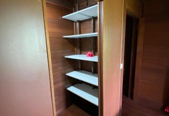 Chalet Mahina has Balcony rooms