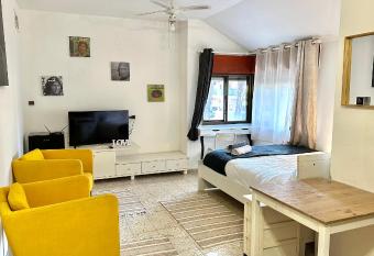 Salamandra Guest House has Balcony rooms