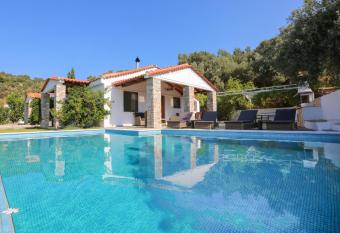 Skiathos Island Villas has Balcony rooms