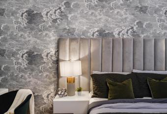 The WaterHouse Avenue by Kandara 5 Star City Home in Maidstone has Balcony rooms