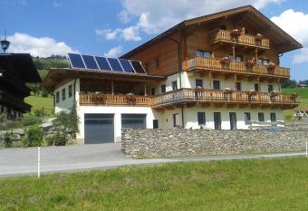 Grossummerstall has Balcony rooms