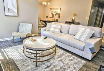 Atlanta Gem Close to It All has Balcony rooms