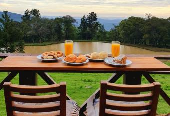 CABANA33 - Vista encantadora nas montanhas has Balcony rooms