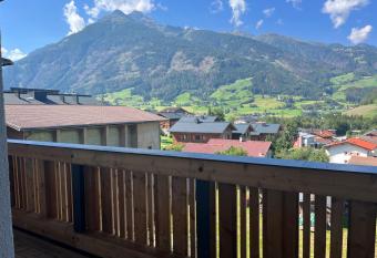 Ferienwohnung mit wundersch  ner Bergkulisse has Balcony rooms