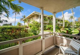 Coconut Planation Hale K8 allows 18 year olds to book a room