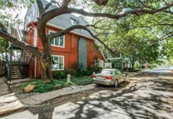 A PRIVATE 3 BD 2 BTH CONDO OAKLAWN TURTLE CREEK Roswell Court allows 18 year olds to book a room