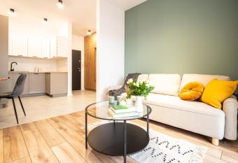 OAK TREE Apartment has Balcony rooms