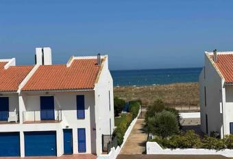 Casa acceso a la playa has Balcony rooms