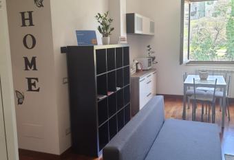 Casa Sof   allows 18 year olds to book a room