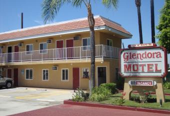 Glendora Motel has Smoking rooms
