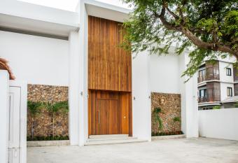 5House:A luxury beachfront villa on Samui       5             has Smoking/Balcony rooms