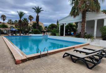 Dream House Miami has Balcony rooms