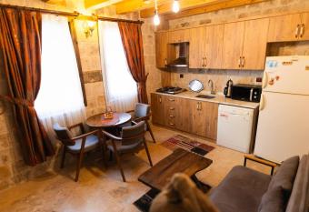 Cappalace Stone House has Balcony rooms