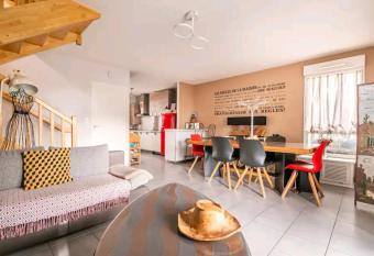 Welcome Gigi s Room 1 allows 18 year olds to book a room