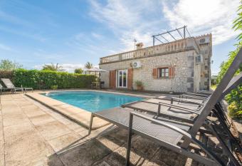 Villa Poley has Balcony rooms