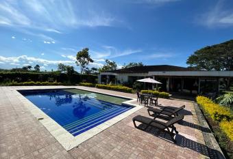 Casa Hotel La Milagrosa has Balcony rooms
