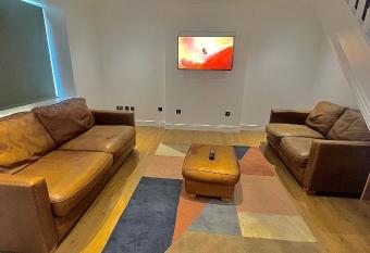 South Cottage has Balcony rooms