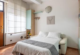 [Monza Park-Autodrome] Apartment with Jacuzzi Pool has rooms with a private hot tub