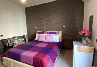 Villa Nancy Rooms Cimitile-Nola has Balcony rooms