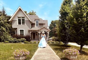 Major Dunbar Home has Balcony rooms