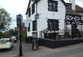 White Horse Inn has Balcony rooms