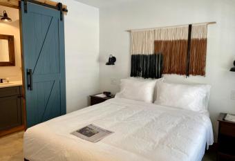 Blanco County Inn & Guesthouses has Balcony rooms