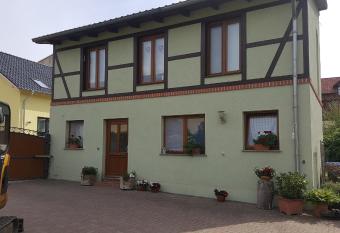 Ferienhaus Am Stadtpark has Balcony rooms