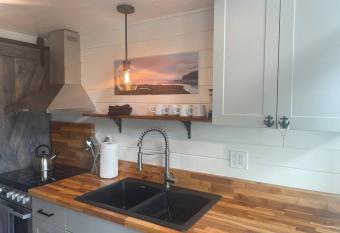 Sunrise Loft - Beach front guest house has Balcony rooms