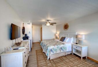 LHV Rooms Oceanfront King 414 allows 18 year olds to book a room