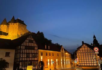 Zum M  wenhaus allows 18 year olds to book a room